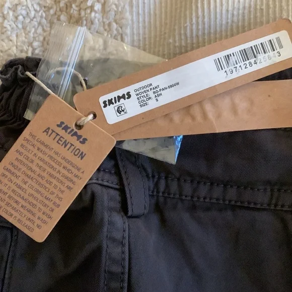 NWT Skims woven outdoor pants - Picture 5 of 7
